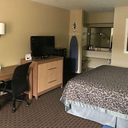 Days Inn By Wyndham Lexington-Columbia Ngoại thất bức ảnh