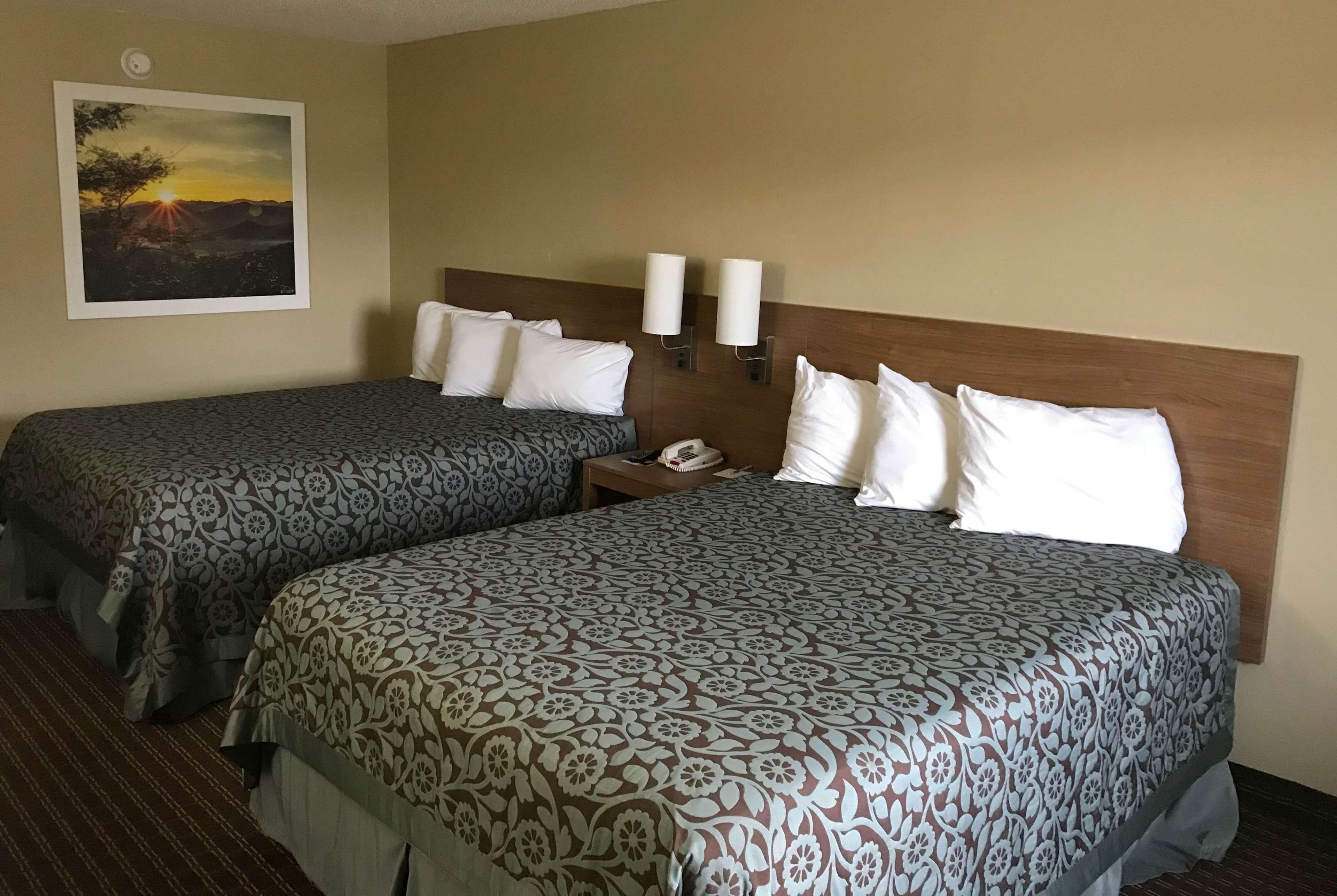 Days Inn By Wyndham Lexington-Columbia Ngoại thất bức ảnh